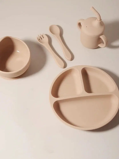 5pcs silicone baby feeding set BPA Free Sucker Bowl Dinning Dishes Plate Straw Cup Spoon Forks baby gift set