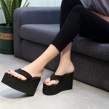 2025 flip flops for women, thick bottom, anti slip, wear-resistant, fashionable, versatile, women's outdoor cool slippers