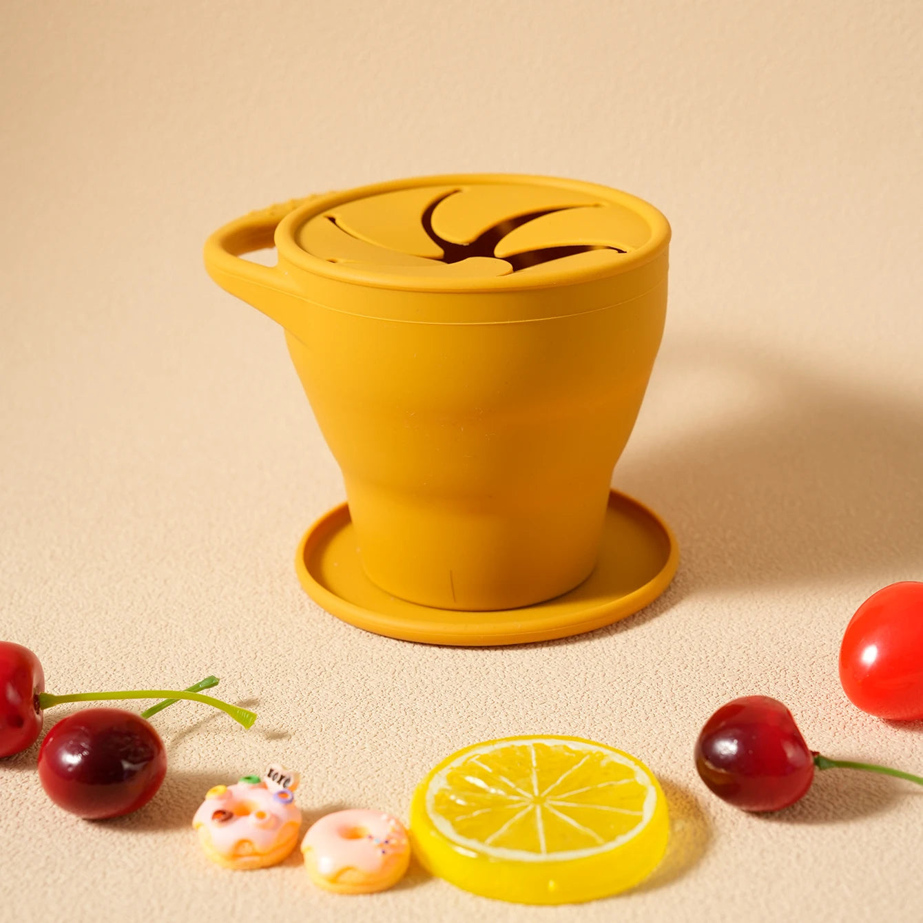 1Pcs Solid Colors Baby Snack Cup Collapsible Portable Food Storage Box Silicone Feeding Snacks Container With Lid Baby Stuff