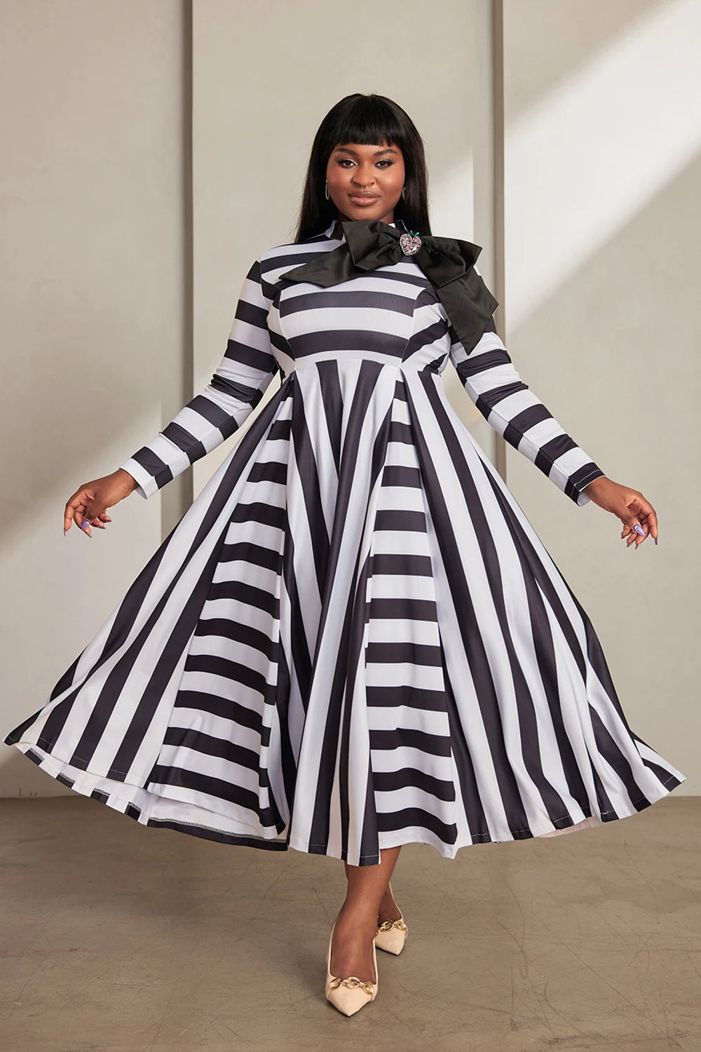 Plus Size Semi Formal Maxi Dresses Elegant Black White Striped Fall Winter Mock Neck Long Sleeve Bow Tie Knitted Maxi Dresses