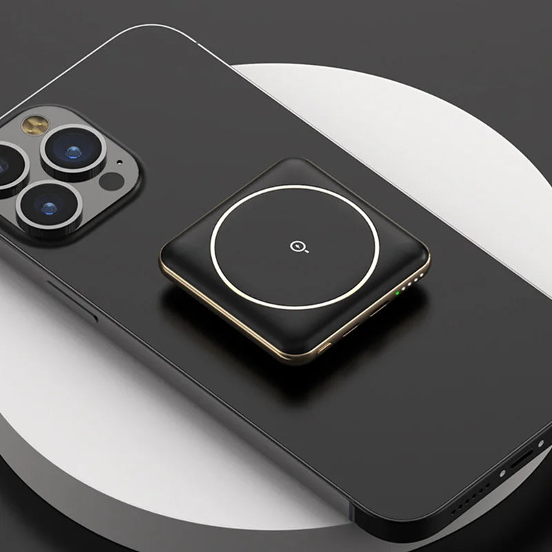 30000mAh Large Capacity Super Fast Charging YM-545 Portable Power Bank Magnetic Wireless Charging Power Bank Mobile Power Bank