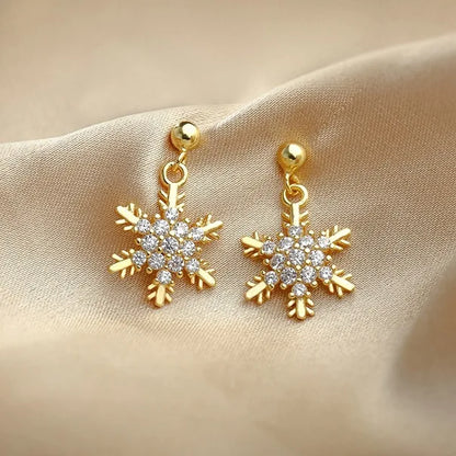 2025 Korean Stud Earrings Autumn Winter Sweet Snowflake Ear Ring Simple Creative Earrings Small Christmas Ear Jewelry