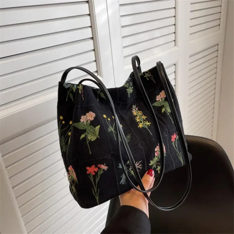 Street Trend Embroidered Totes Bags for Women Large Capacity Canvas Handbag Shoulder Bag Female Commuting Bucket Bag