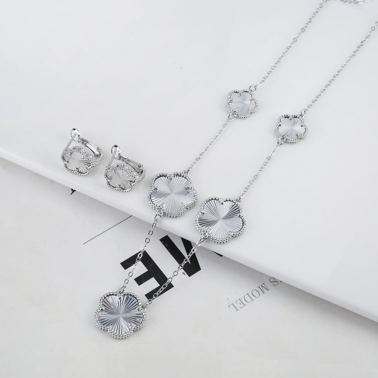 Irregular New Double Sided Natural Stone Shell Plant Five Leaf Flower Jewelry Set Necklace Earrings Women's High Quality Clover