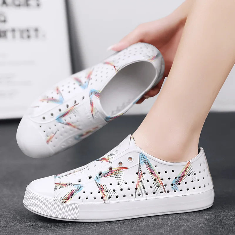 Kid Boy Girl Garden Cave Shoe Child Sandal Women Garden Sandals Graffiti Diy Casual Outdoor EVA Beach Summer Sandal Holey Shoes