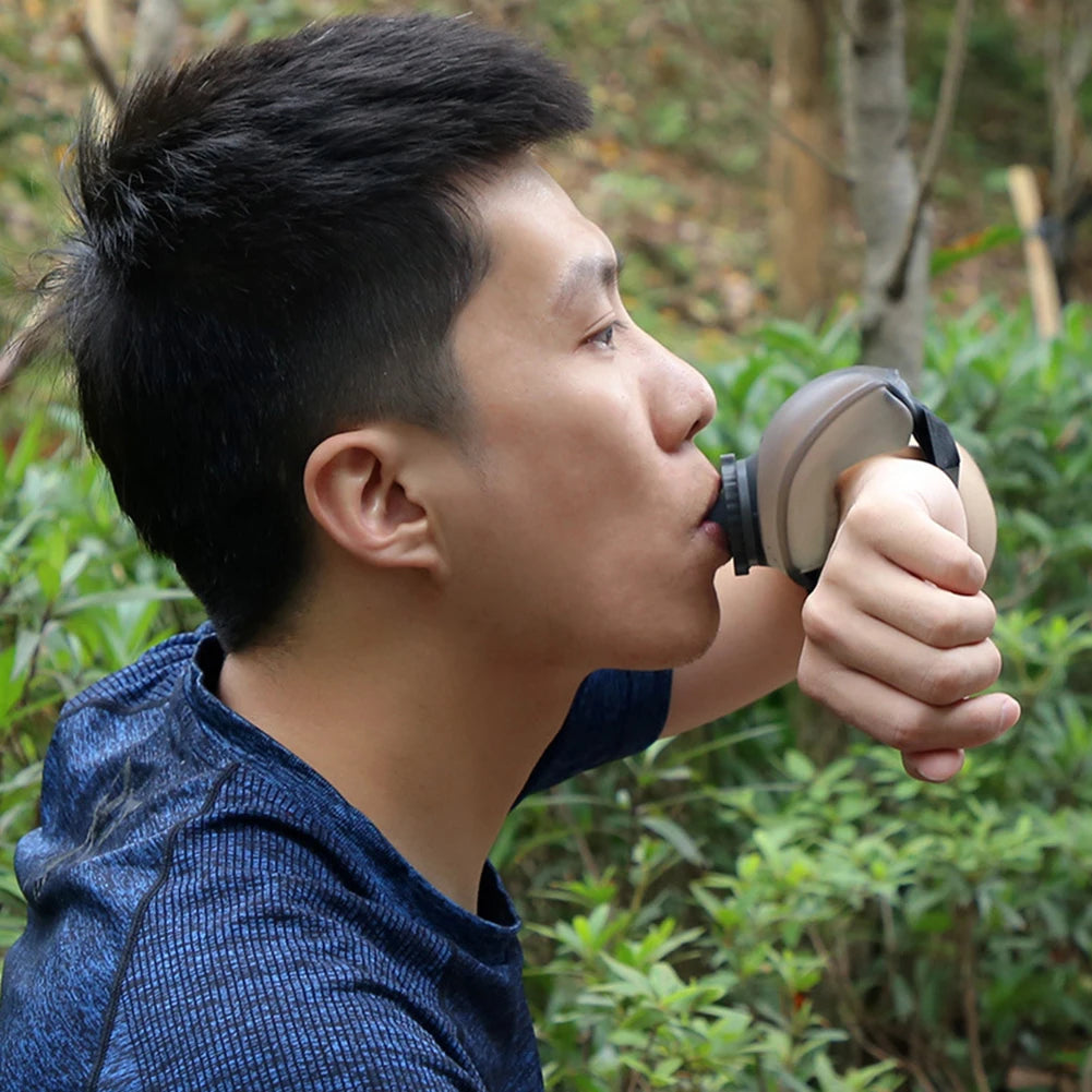 200ml Wrist Water Bottle Silicone Water Bottle Lightweight Sports Water Bottle Wrist Hydration Tool for Marathon Mountaineering