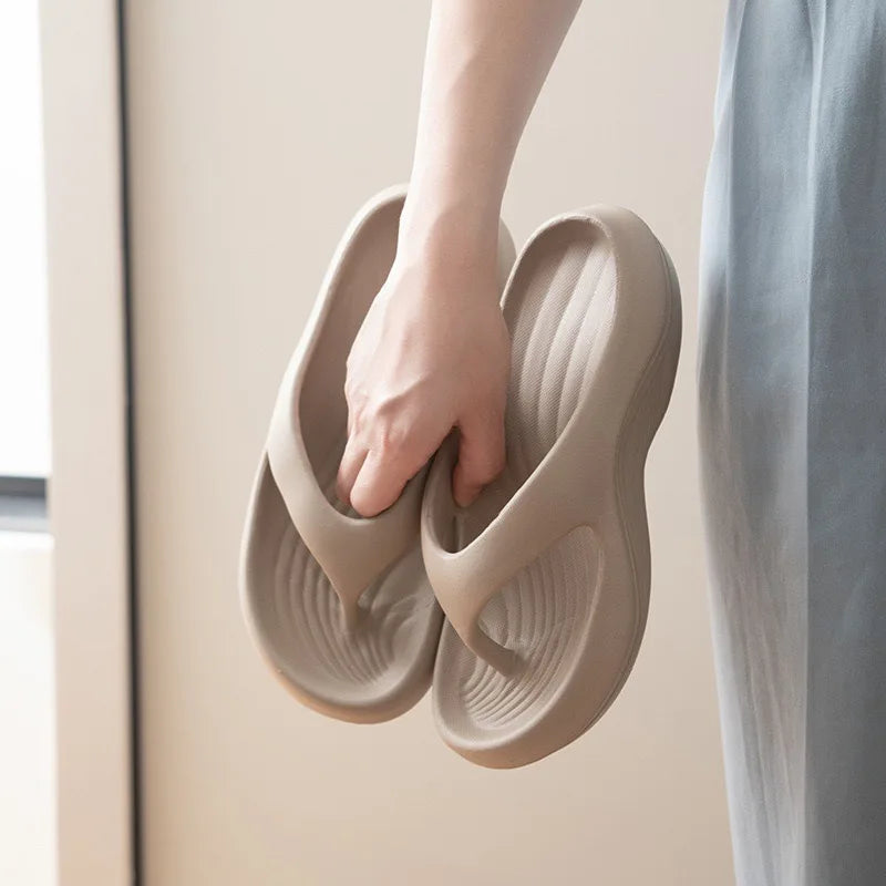 High-end And Touching Flip-flops For Summer Wear, Anti-slip, Anti-odor, And Comfortable Home Slippers That Pinch The Feet