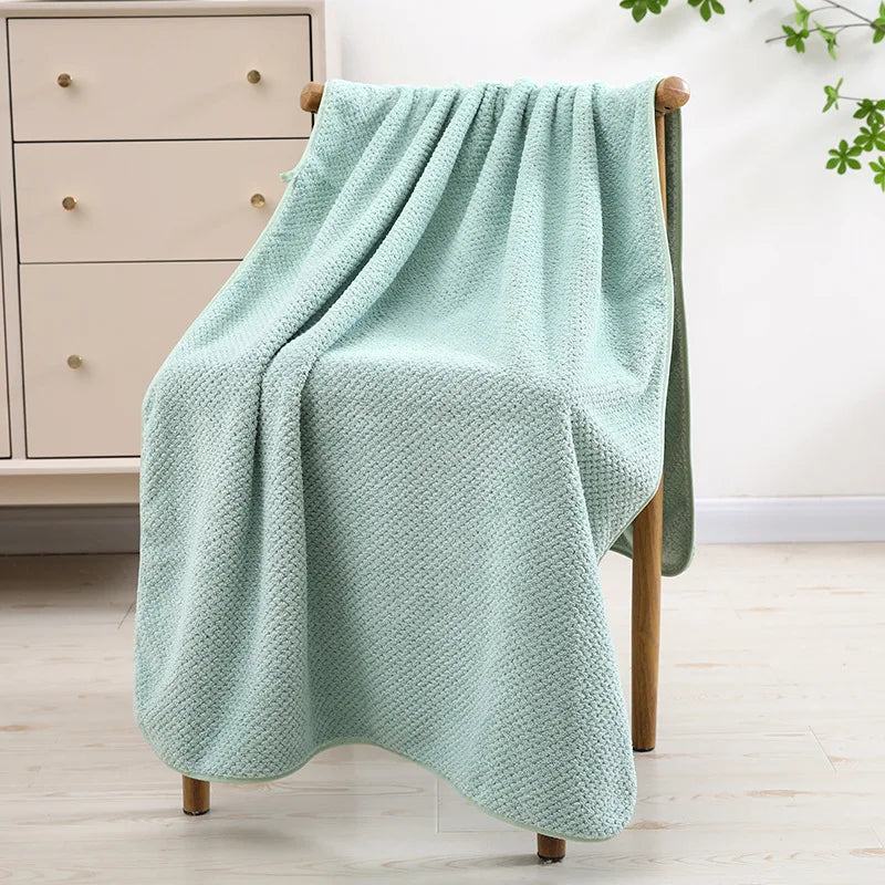 Big towel, candy, coral velvet bath towel, soft, skin friendly, water absorbing, non hair shedding, thickened beach sports towel