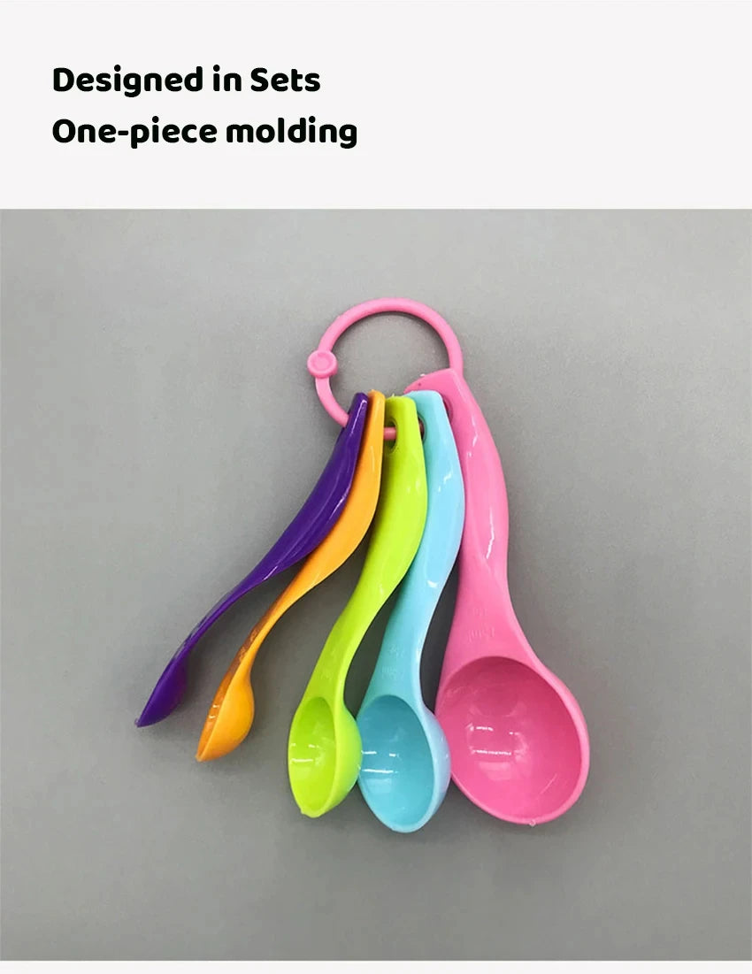 Infant Baby Squeezing Feeding Spoon Baby Silicone Baby Feeding Vegetable Fruit Bottle Baby Dish Scale spoon & hand towel set