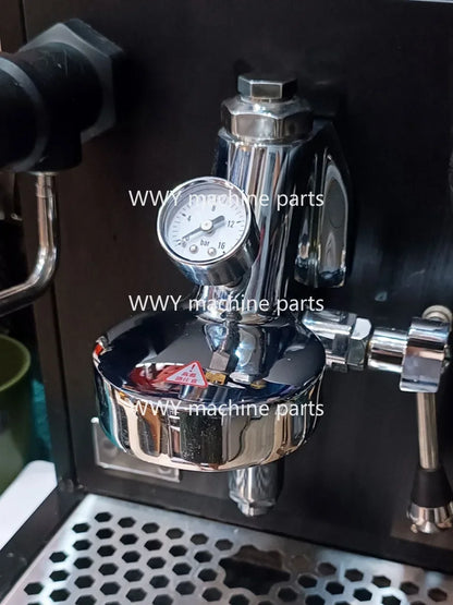 E61 semi-automatic coffee machine brewing head pressure gauge shows brewing head pressure