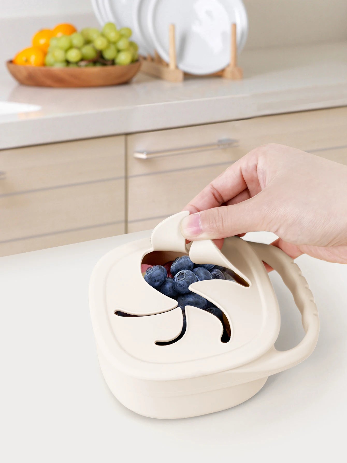 Baby Silicone Snack Cup Baby Portable Baby Snack Box Feeding Trianing Baby Food Storage Soft Silicone Snack Box Boys Girls Gifts