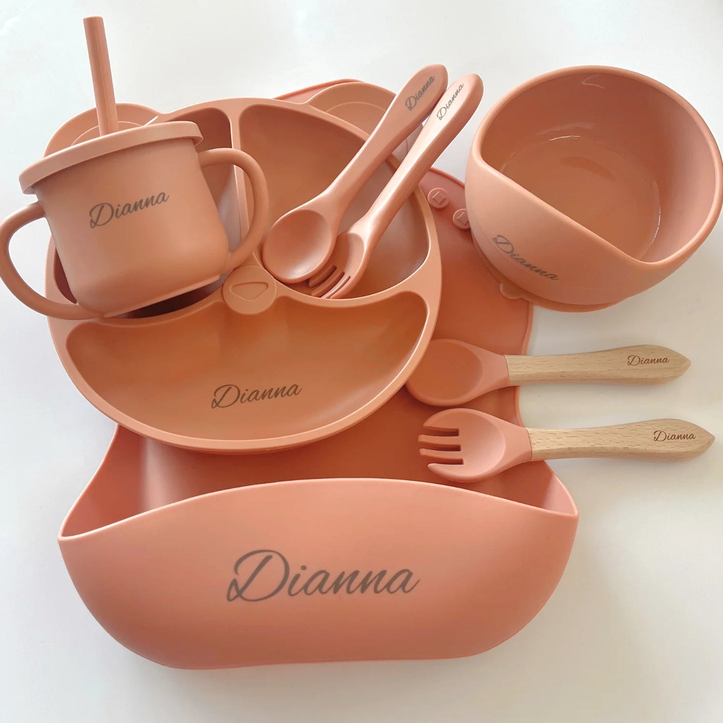 Customized Baby Silicone Feeding Set with Suction Cup Personalized Name Dish Divided Plate Bowl Spoon Cute Kid Eating Tableware