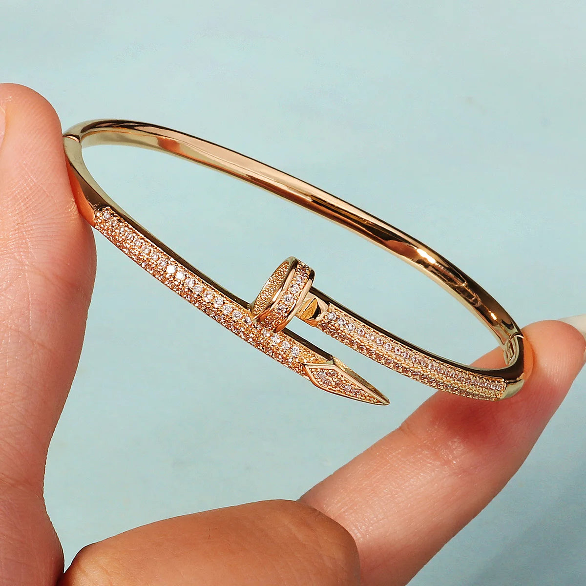 Classic Stainless Steel Woman's Nail Bracelet Europe and the United States Popular Bracelets Sparkling Zircon Bangle As A Gift