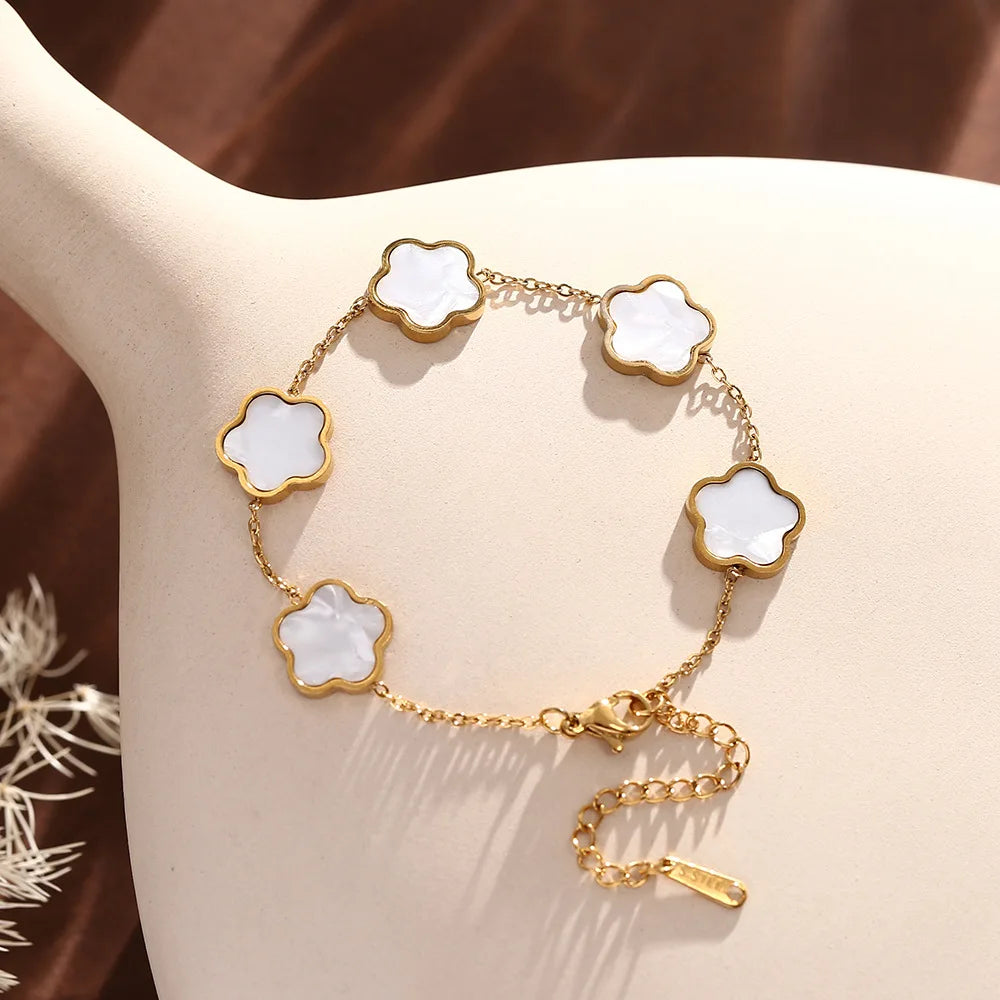 High Quality Five-leaf Flower Shell Stainless Steel Bracelet For Women Black And White Couple Holiday Bracelet Party Jewelry INS