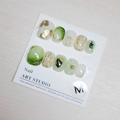 Handmade Fake Nails Press On Relief Daisy Design Short Round Head Press on Nails Reusable Artificial Manicure Gilded Finger Tips