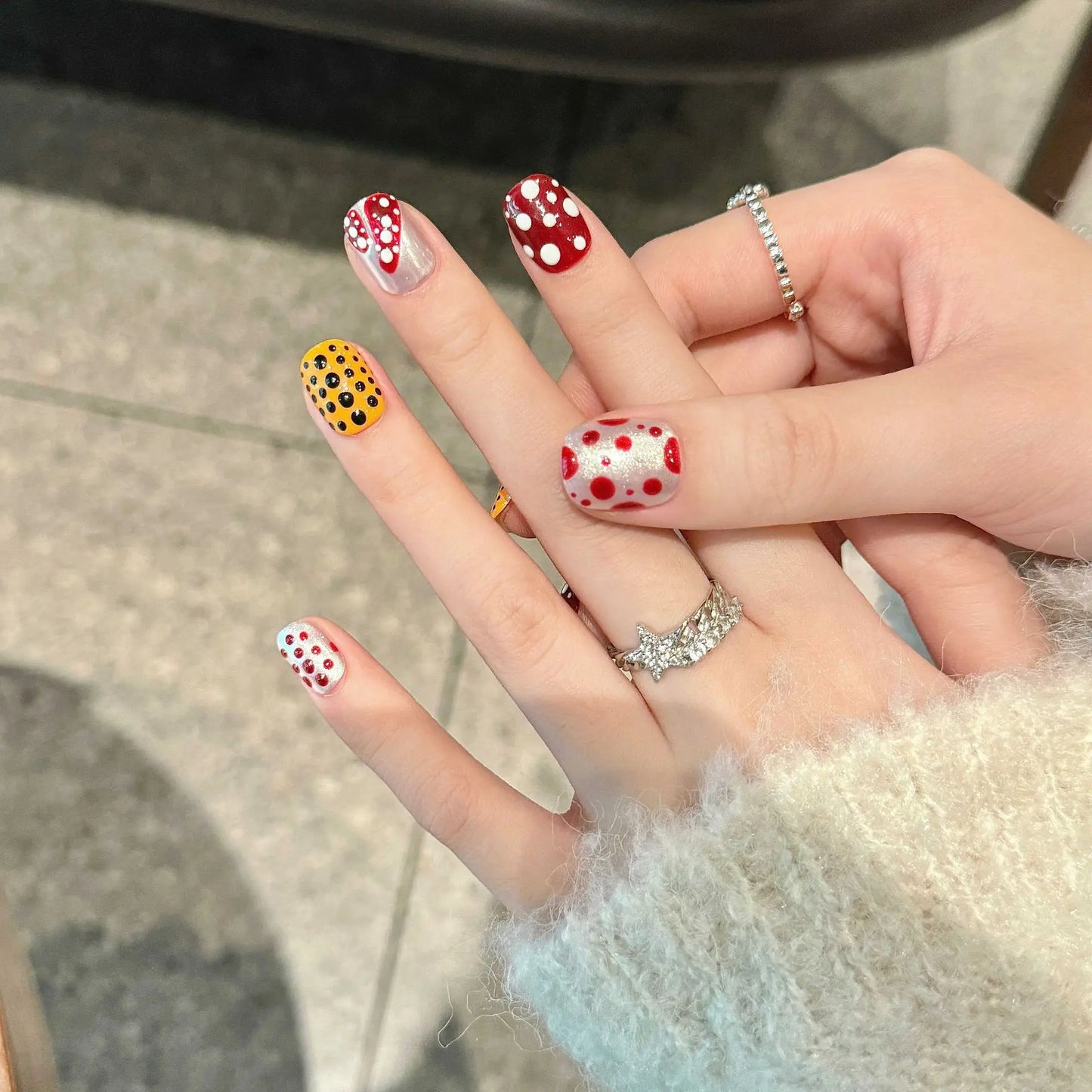 Handmade Press on Nails Cute Short Round False Nails Women Full Cover Wearable Ins Simple Hand-painted Pattern Fake Nail Tips