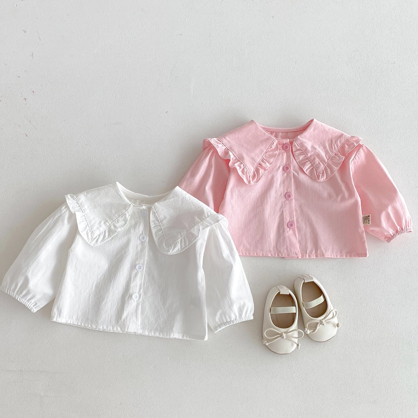 New stylish and fashionable spring and autumn baby shirt for infants and toddlers, long-sleeved shirt with a large lapel