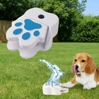 Unique Claw Shape Paw Activated Pet Sprinkler Interactive Funny Puppy Water Dispenser Plastic Pet Water Fountain Outdoor Use
