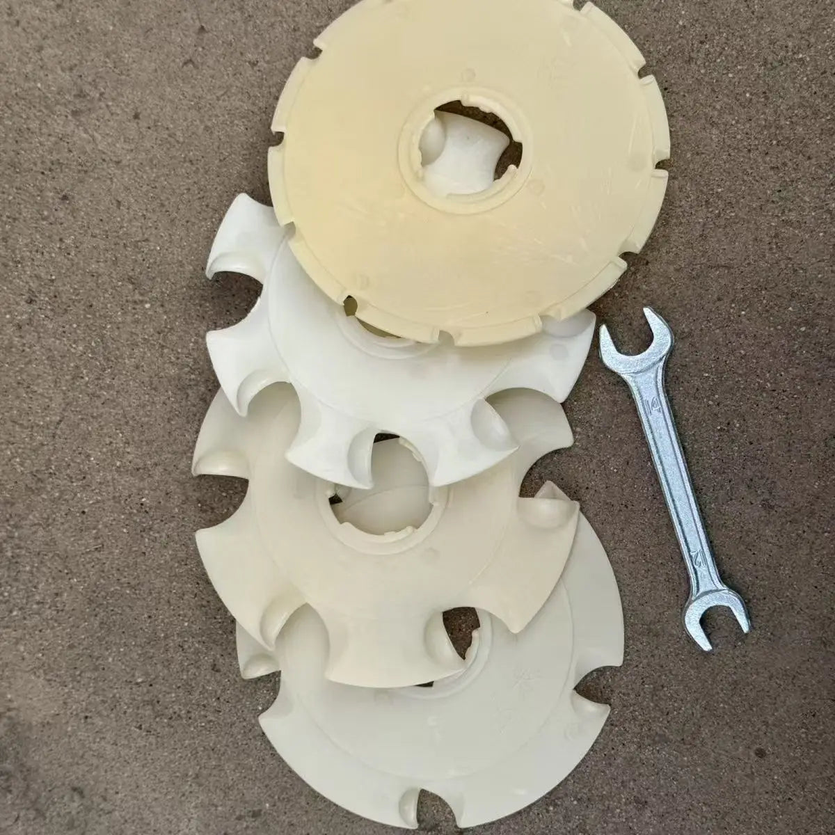 2025 Hand Push Multifunctional Corn Peanut Soybean Precision Planter Fertilizer