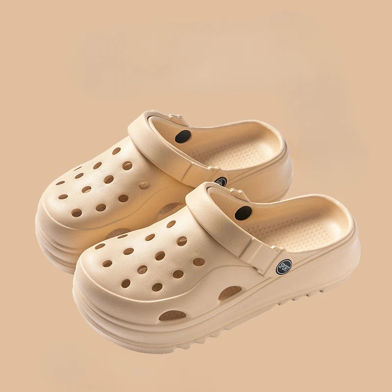 Women Clogs 2024 New Arrival Thick Platform Sandals Comfortable Fashion Slippers Summer Beach Slides