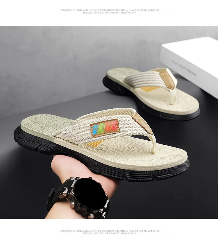 Men’s flip - flops, featuring a knitted upper with a colorful label, a two - colored sole, simple and stylish, in a casual style