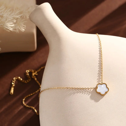 High Quality Five-leaf Flower Shell Stainless Steel Bracelet For Women Black And White Couple Holiday Bracelet Party Jewelry INS