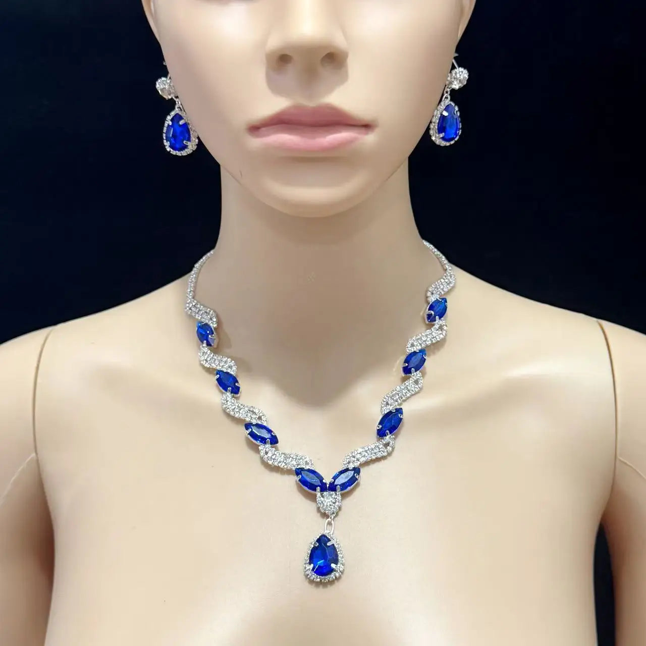 European and American 2-piece Bridal Jewelry Necklace Earrings Jewelry Set Banquet Dress Set Chain Fashion Versatile Accessories