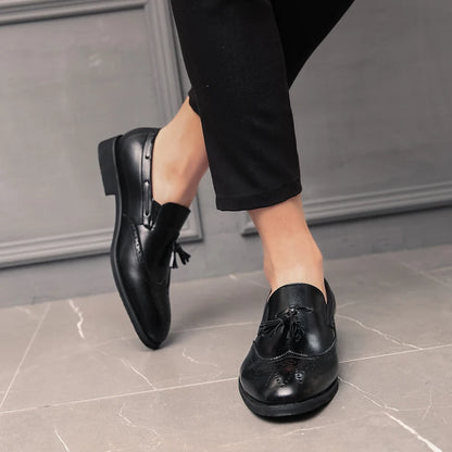 Tassel Carving Loafer Shoes Men Slip on Driving Moccasins Mens Comfortable Leather Shoes Men Wedding Shoes Fashion  Casual Shoes