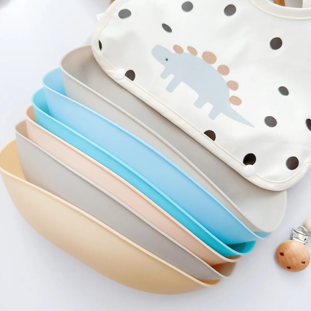 Children's Silicone Bib Baby Feeding Bibs for Newborn PU Soft removable Saliva Towel Waterproof  Dirt Proof Babies Accessories