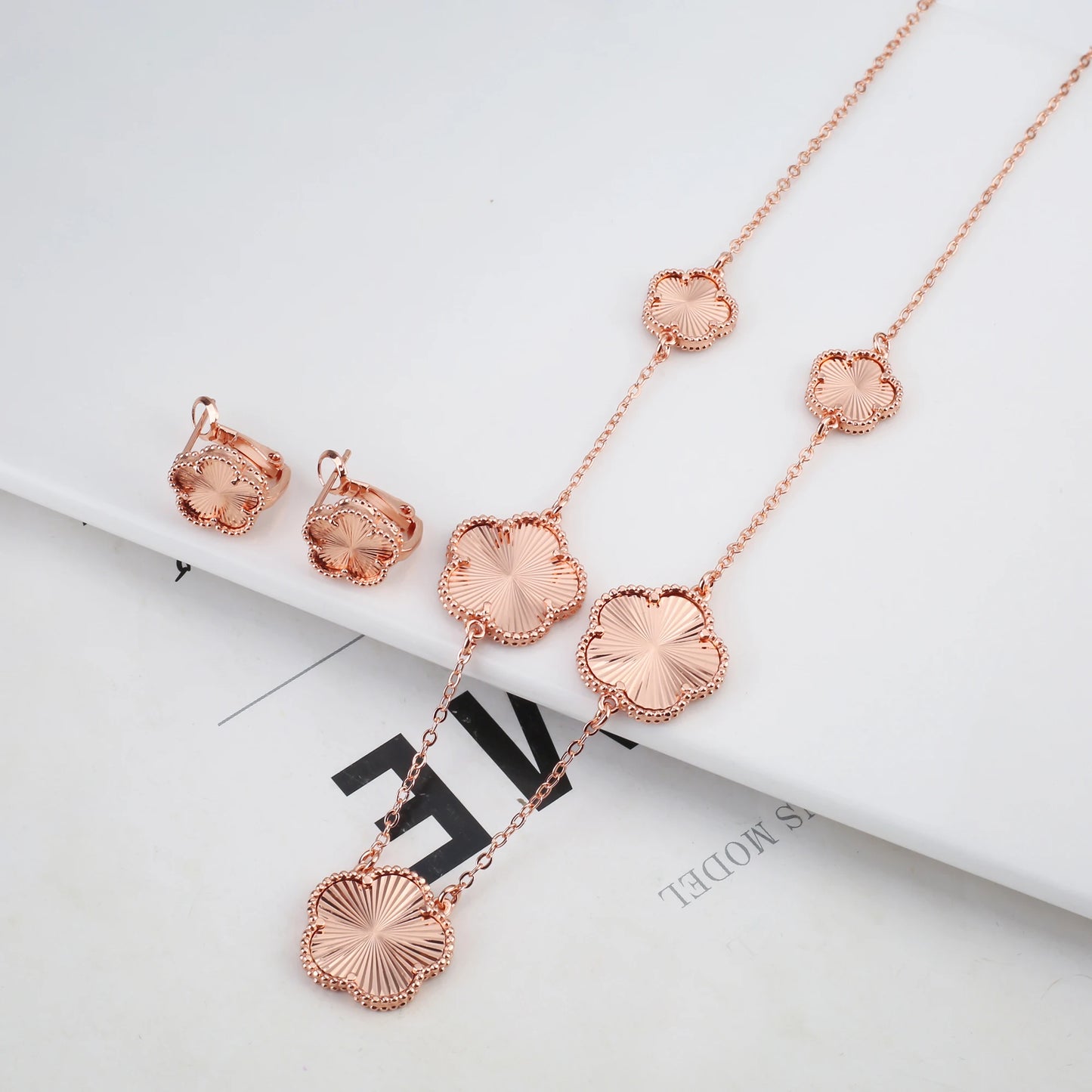Irregular New Double Sided Natural Stone Shell Plant Five Leaf Flower Jewelry Set Necklace Earrings Women's High Quality Clover