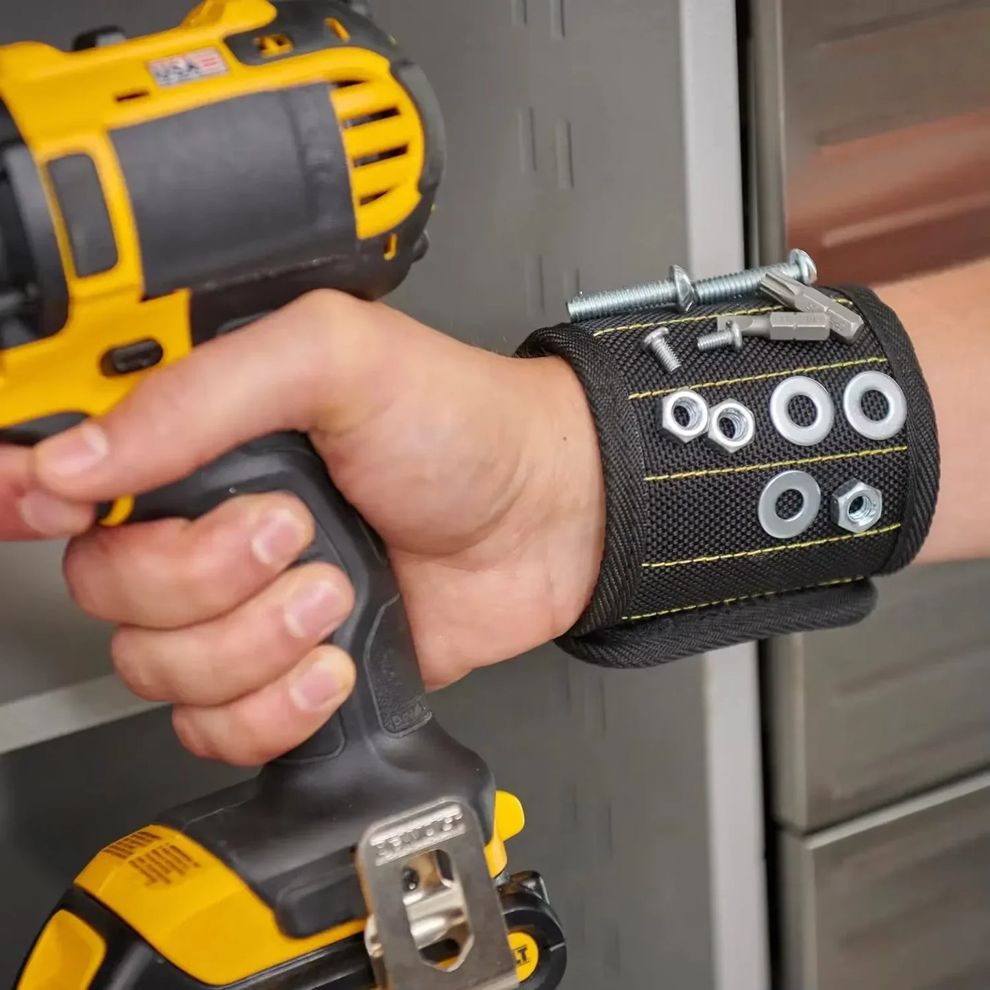 1PCS Magnetic Wristband for Holding Screws,Nails,Drilling Bits,Wrist Tool Holder Belts with Strong Magnets,Cool Gadgets for Men