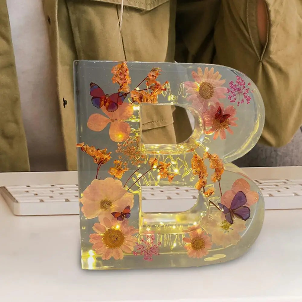 Floral 26 Letters Night Lights Decorative Resin Lamp with Initial Letter & Dry Flower Creative Table Light Night Lamp Glowing