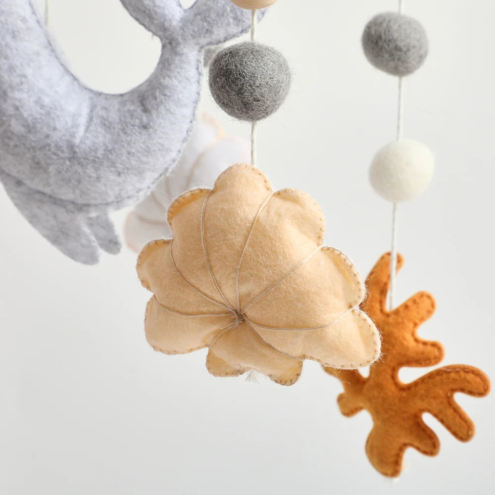 Baby Crib Mobiles Rattle Toy 0-12Months Soft Felt Whale Ball Bed Bell Newborn Music Box Bed Bell Crib Hanging Toys Infant Toys